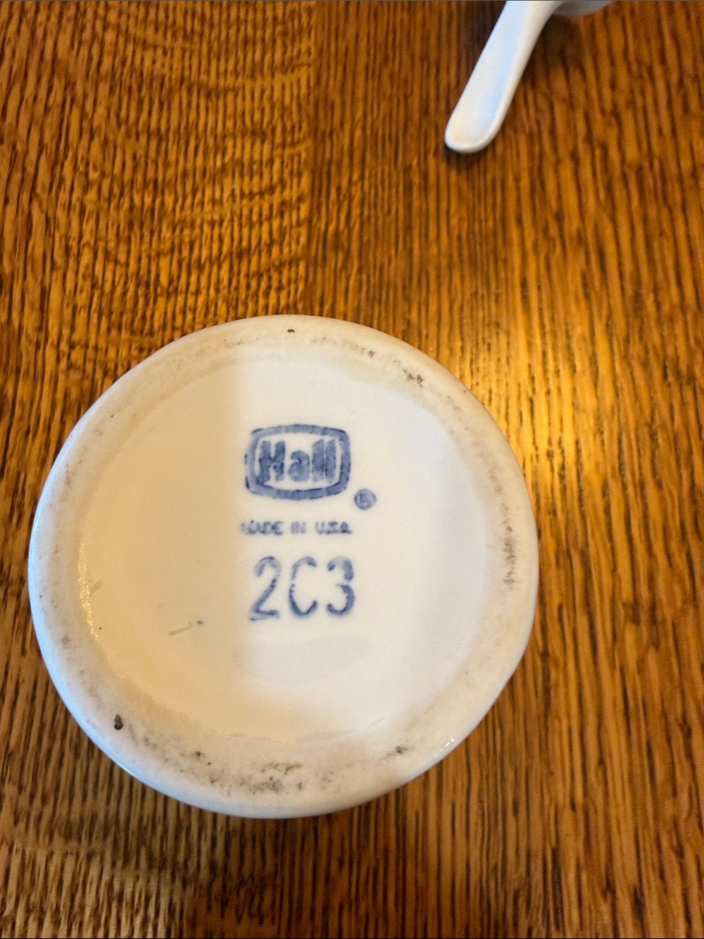 Vintage White Hall marked 263 Horseradish Ceramic Jar - Picture 4 of 5